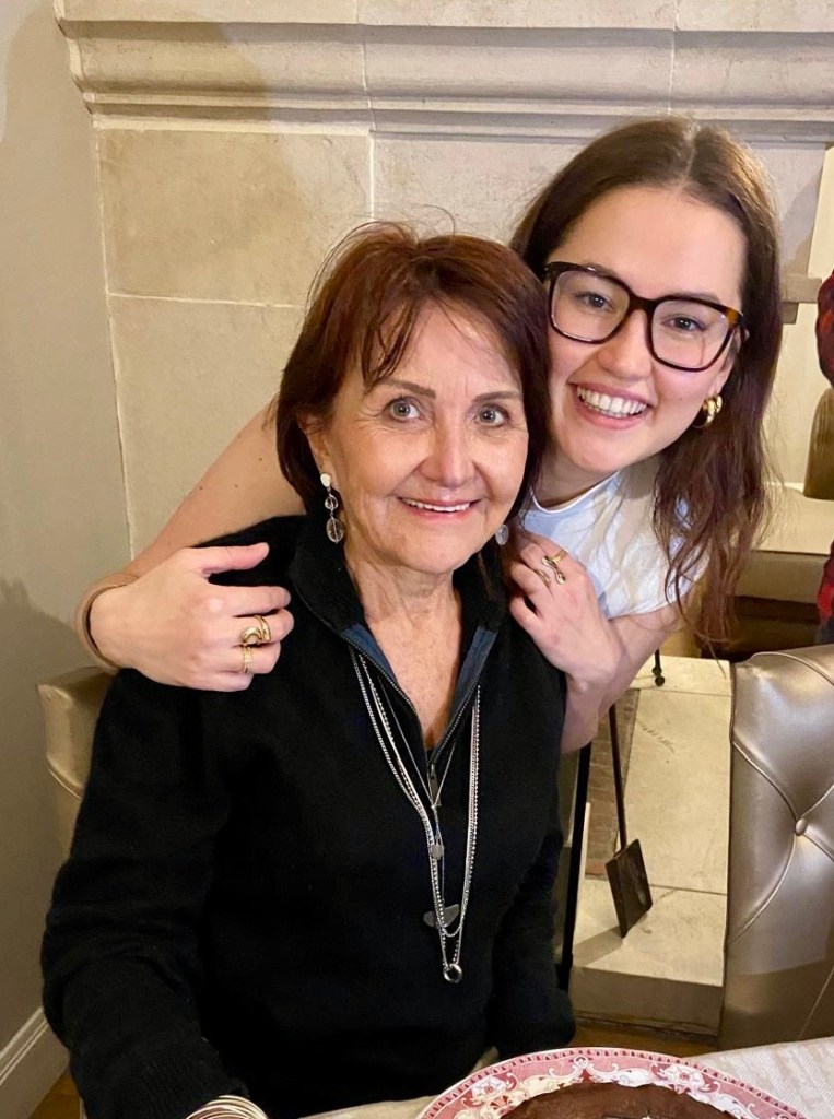 Alexia de passage à Béziers ou elle retrouve sa Mamie, Gilles et la maman de Gilles pour un déjeuner très sympa au resto suivi d'une balade